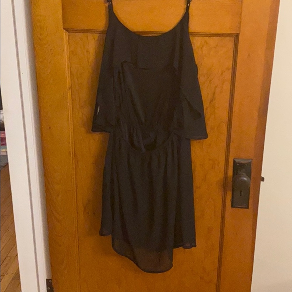 Black mini dress with open back - Picture 2 of 2